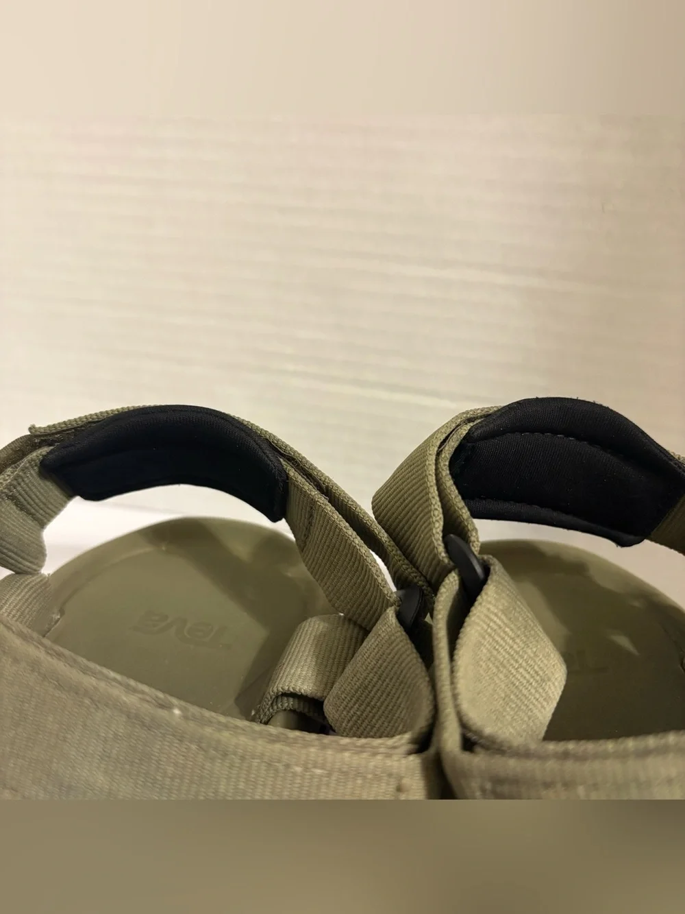 Teva Hurricane XLT2 Olive Green Hook-and-Loop Strapped Men's Sandals Like New
